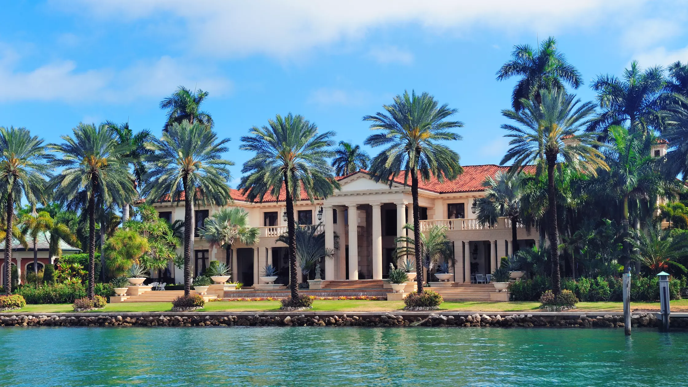 Regency Highland neighborhood pool view